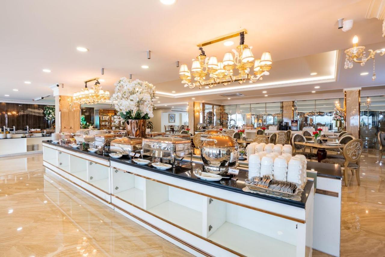 إل كاي إميرالد بيتش باتايا المظهر الخارجي الصورة The buffet at the hotel