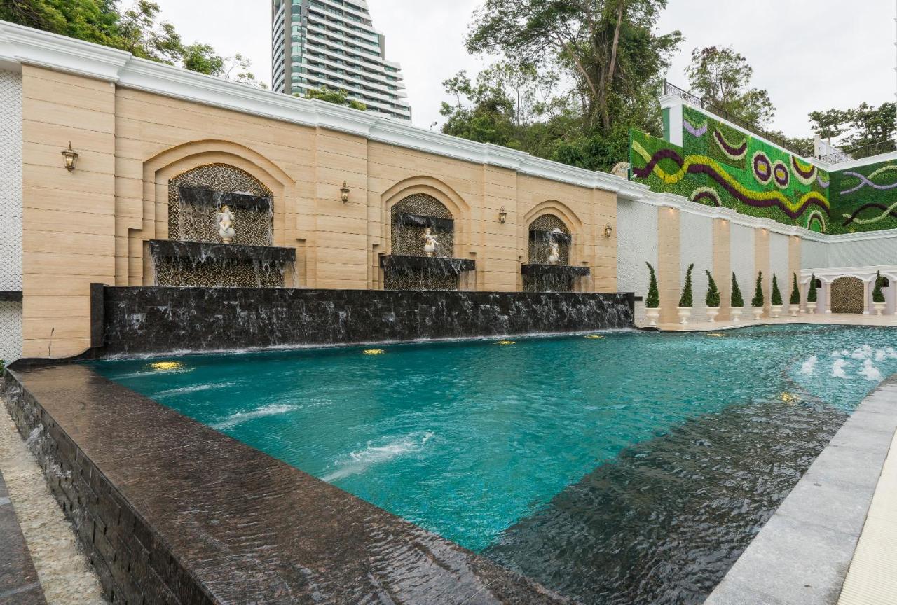 إل كاي إميرالد بيتش باتايا المظهر الخارجي الصورة The pool at the hotel